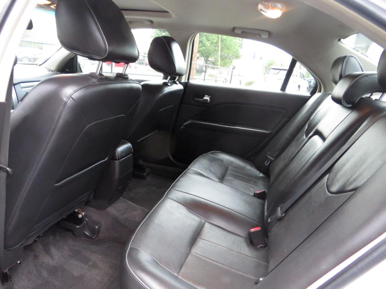 Mercury Milan 4dr Sdn Premier FWD 2011