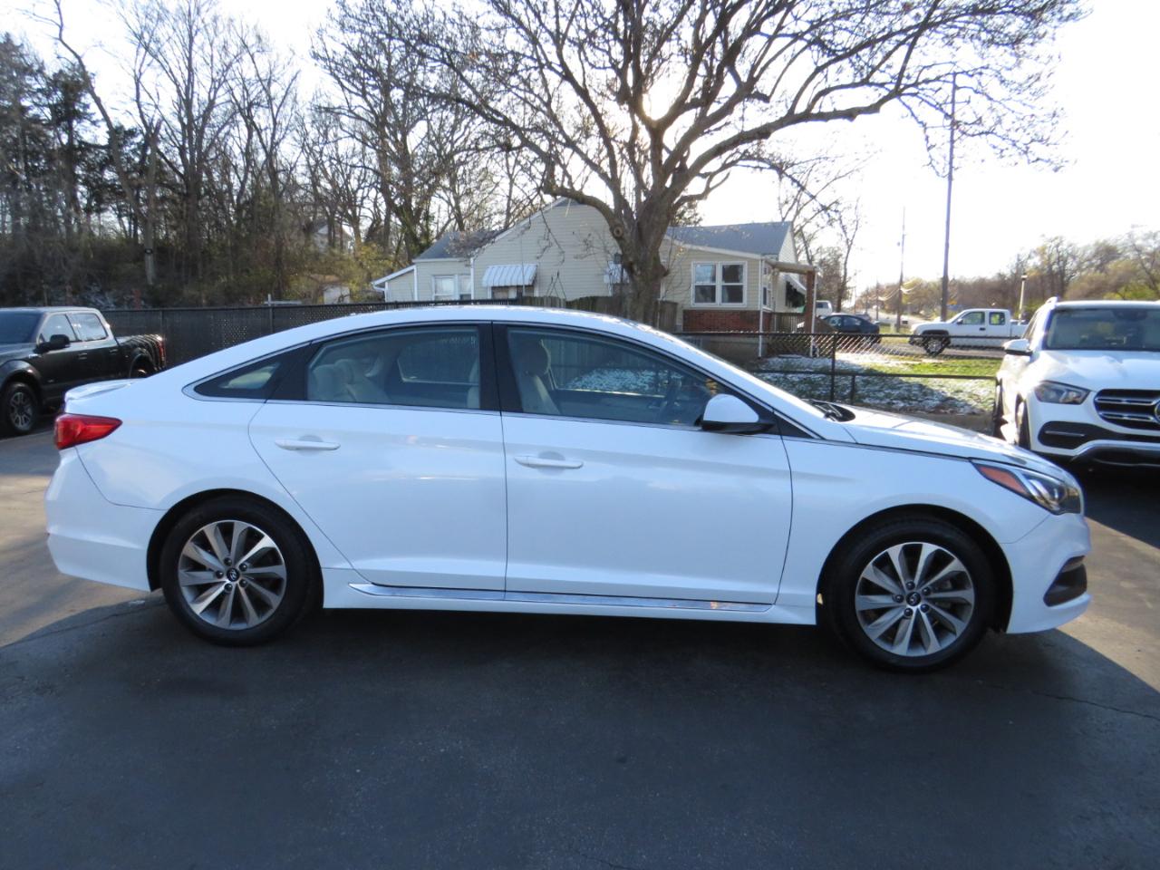 Hyundai Sonata 4dr Sdn 2.4L Sport 2015