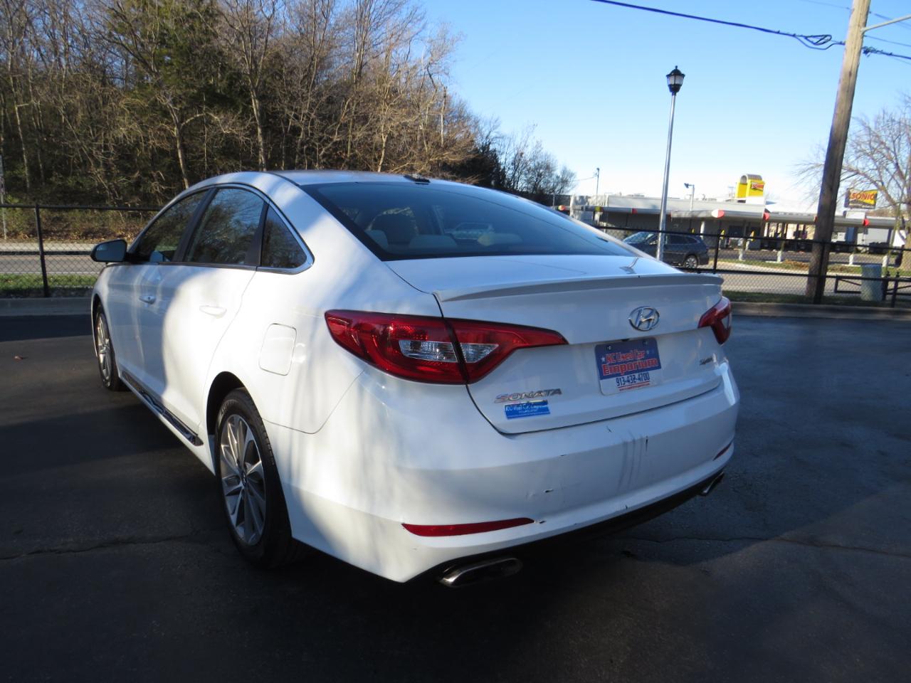 Hyundai Sonata 4dr Sdn 2.4L Sport 2015