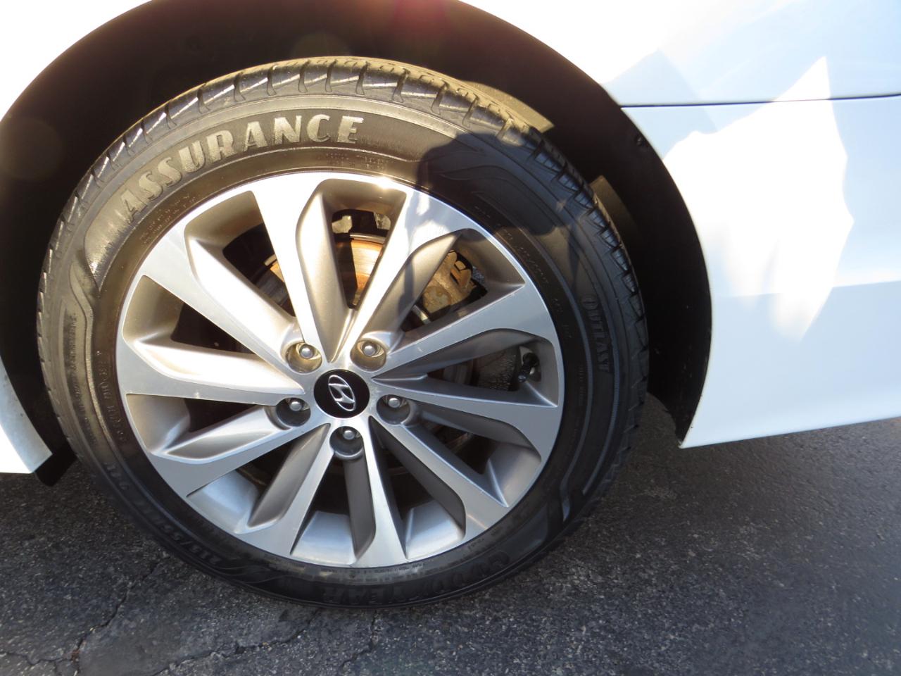 Hyundai Sonata 4dr Sdn 2.4L Sport 2015