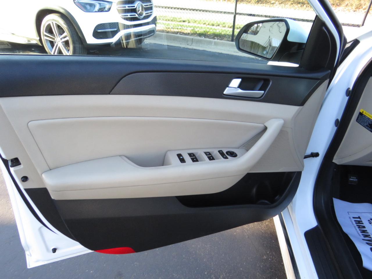 Hyundai Sonata 4dr Sdn 2.4L Sport 2015