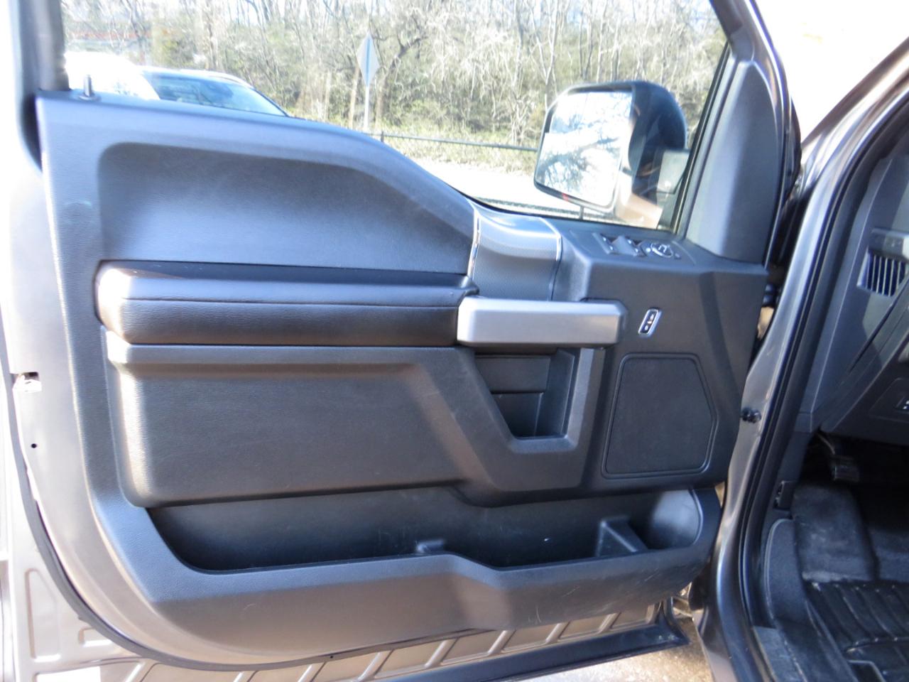 Ford F-150 4WD SuperCrew 145" King Ranch 2015