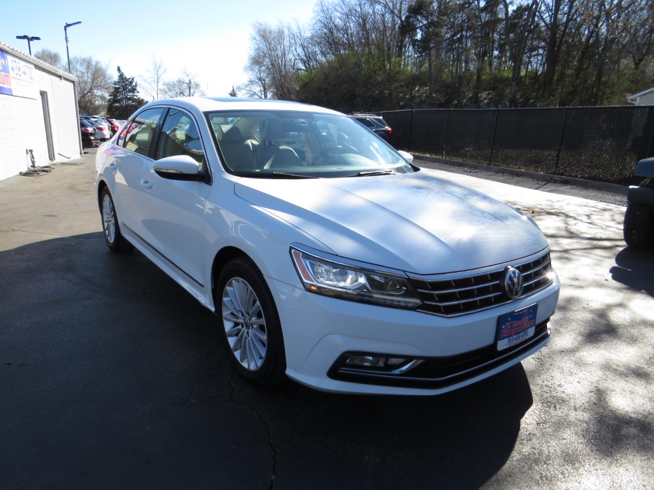 Volkswagen Passat 4dr Sdn 1.8T Auto SE 2016