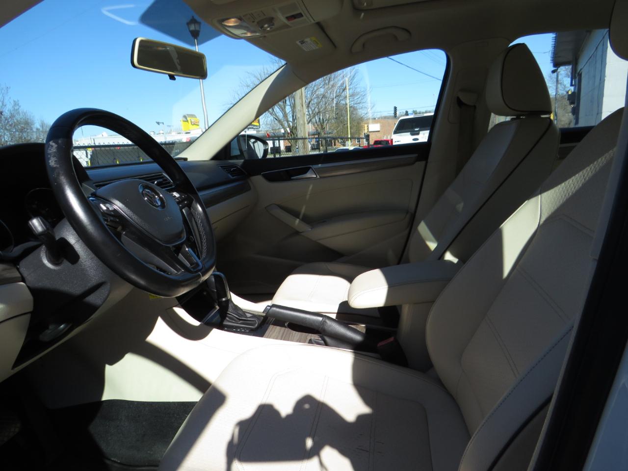 Volkswagen Passat 4dr Sdn 1.8T Auto SE 2016