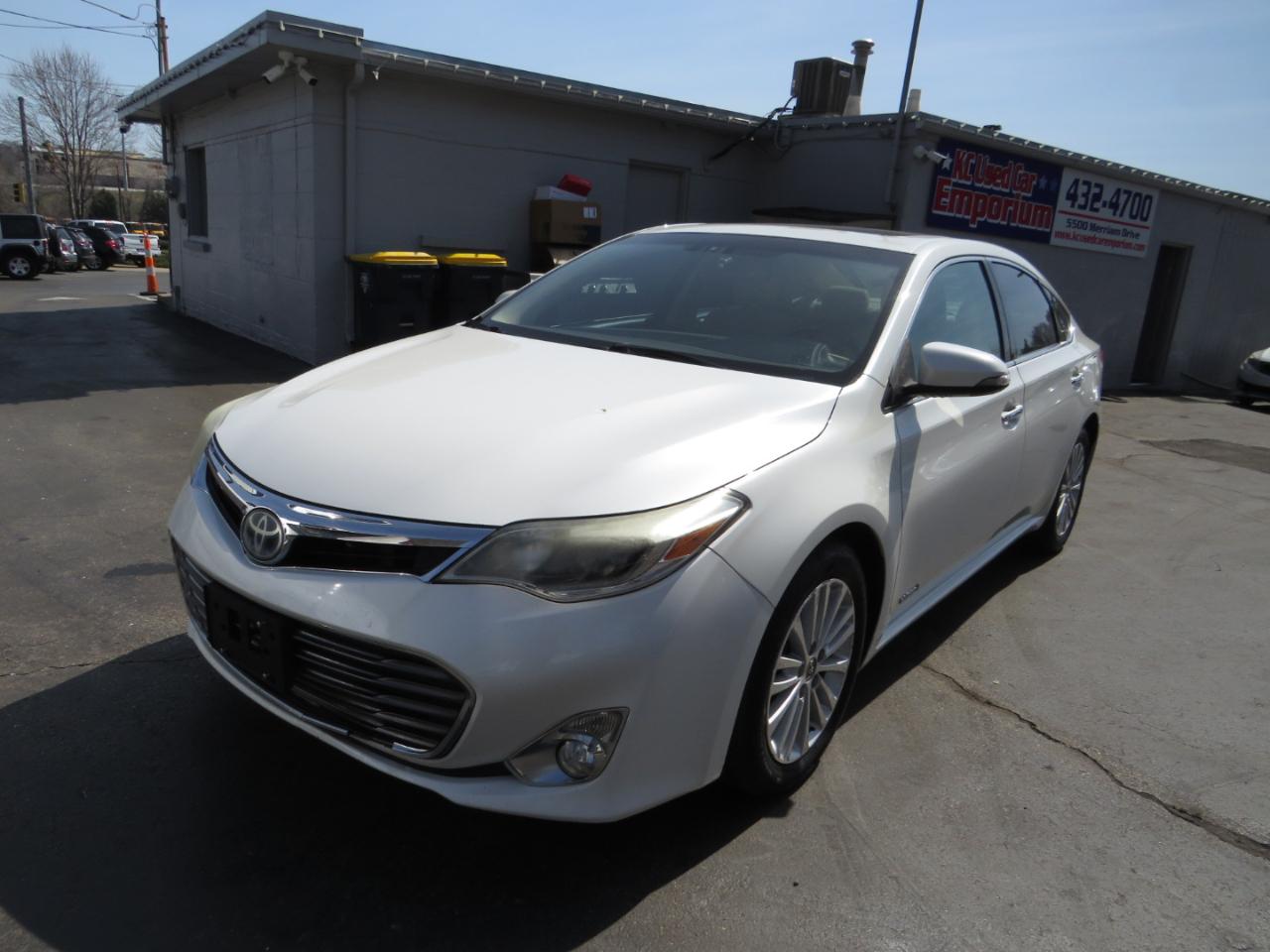 Toyota Avalon Hybrid 4dr Sdn XLE Premium (Natl) 2013