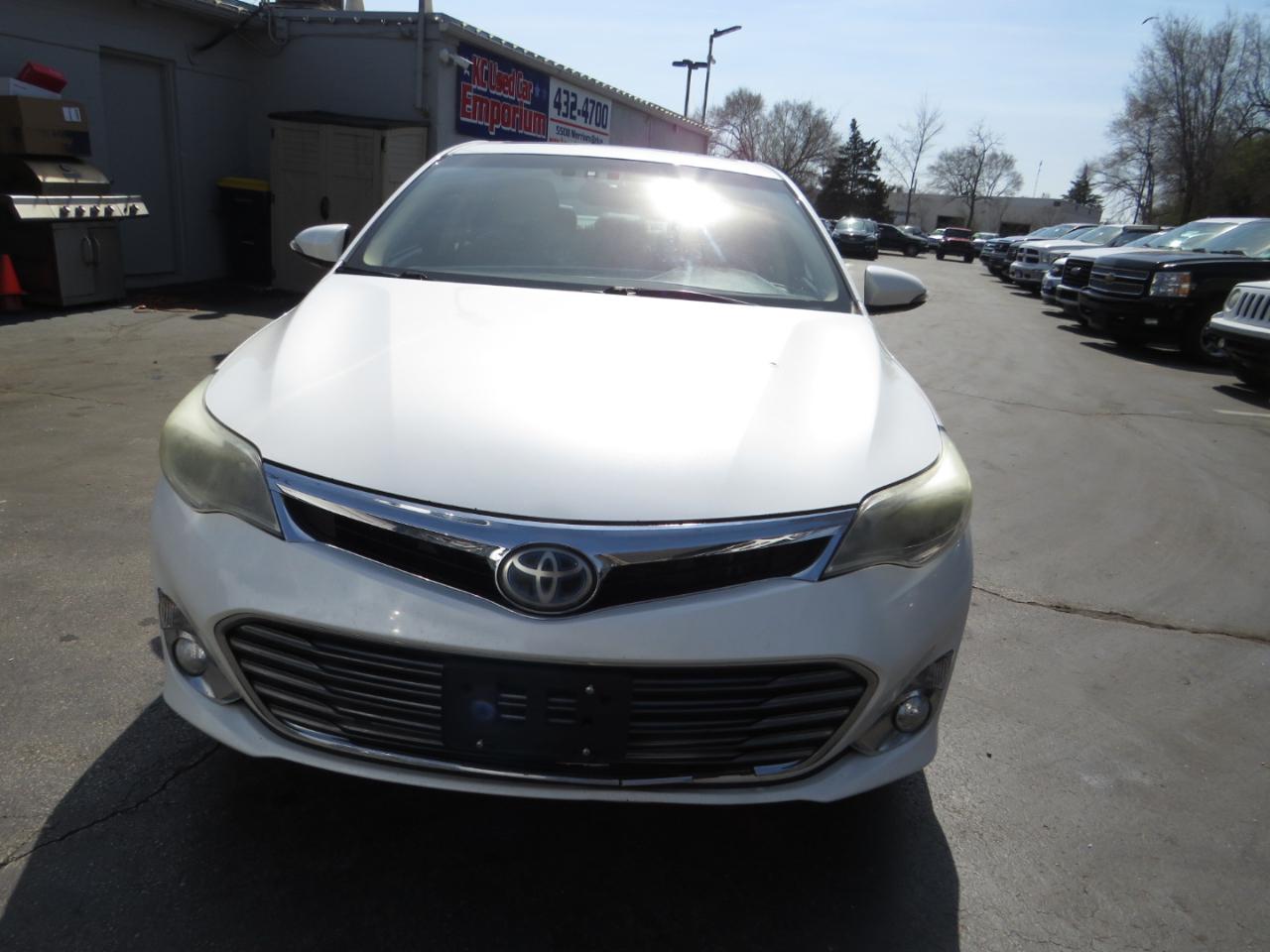 Toyota Avalon Hybrid 4dr Sdn XLE Premium (Natl) 2013