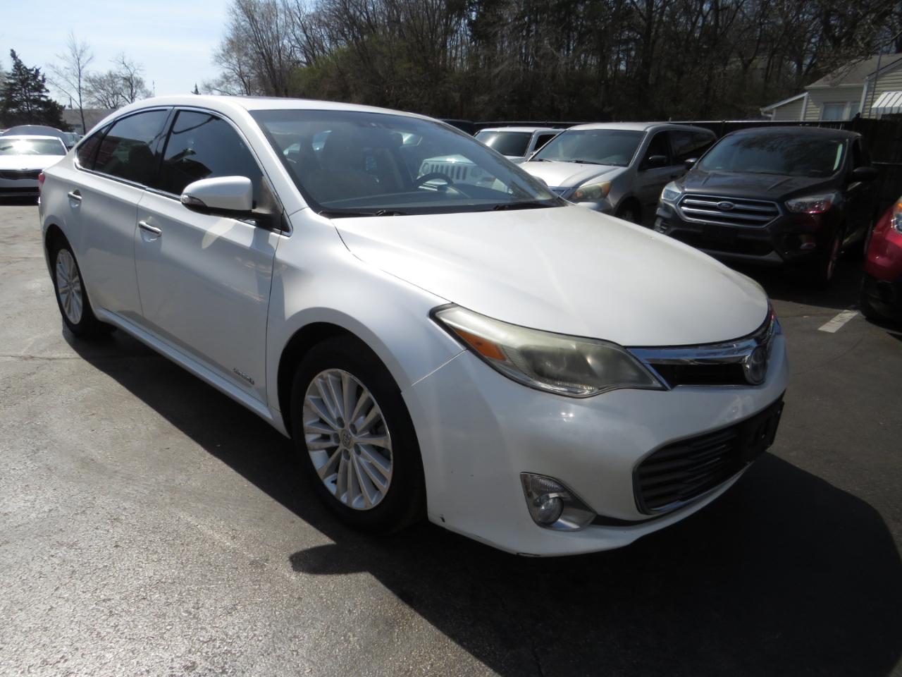 Toyota Avalon Hybrid 4dr Sdn XLE Premium (Natl) 2013