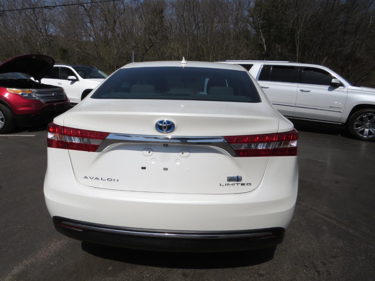 Toyota Avalon Hybrid 4dr Sdn XLE Premium (Natl) 2013