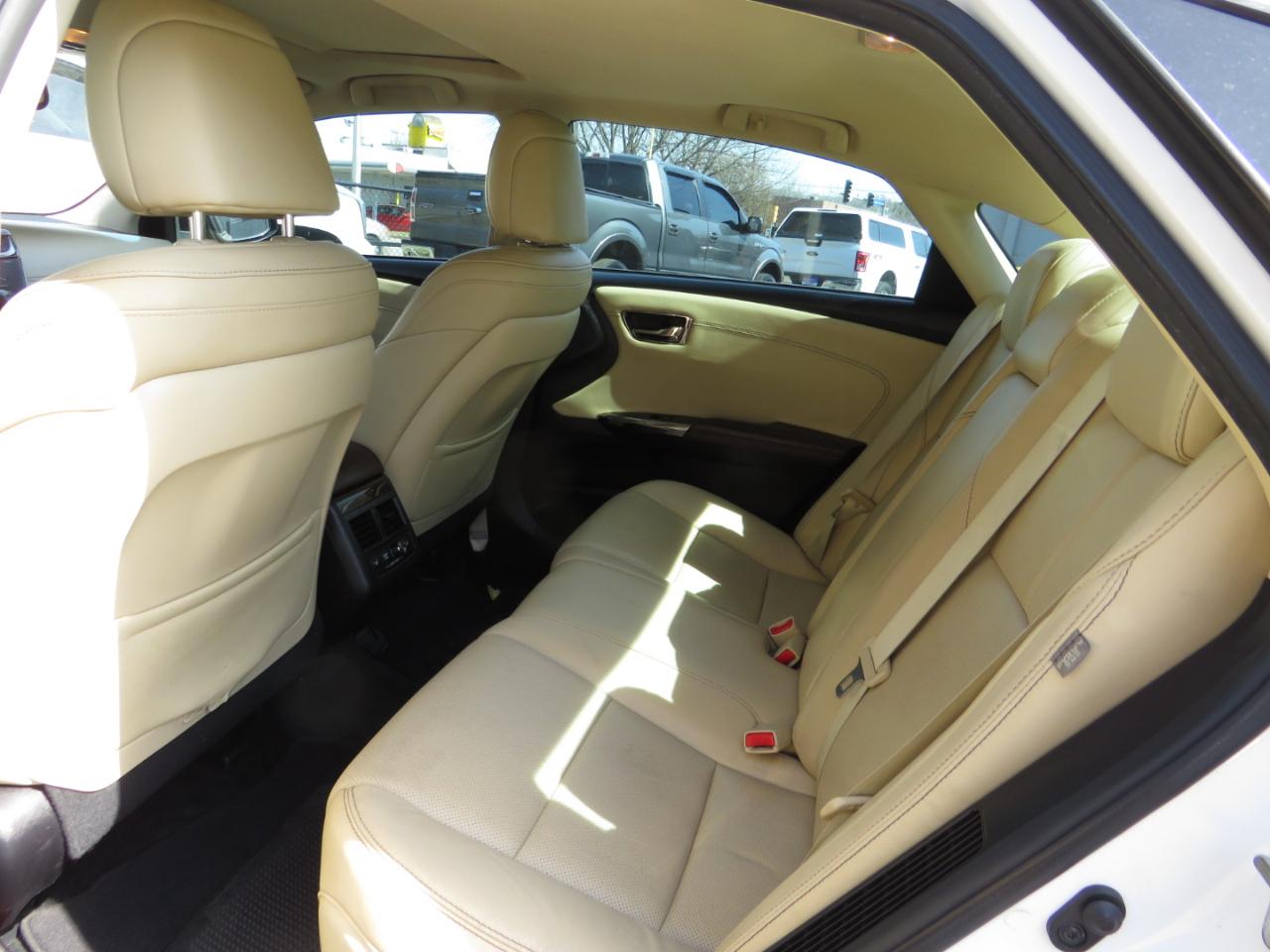 Toyota Avalon Hybrid 4dr Sdn XLE Premium (Natl) 2013