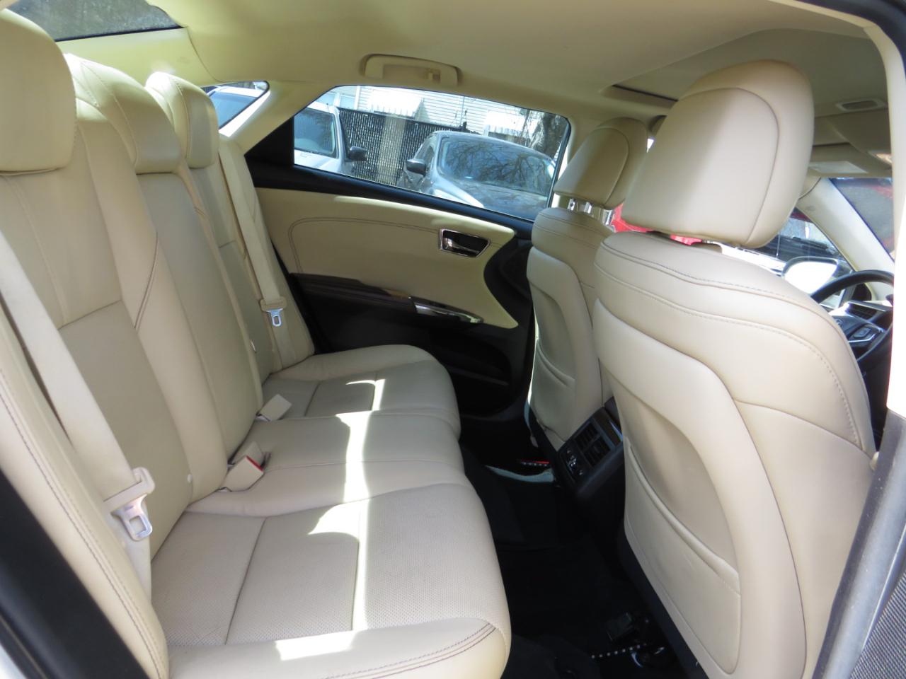 Toyota Avalon Hybrid 4dr Sdn XLE Premium (Natl) 2013