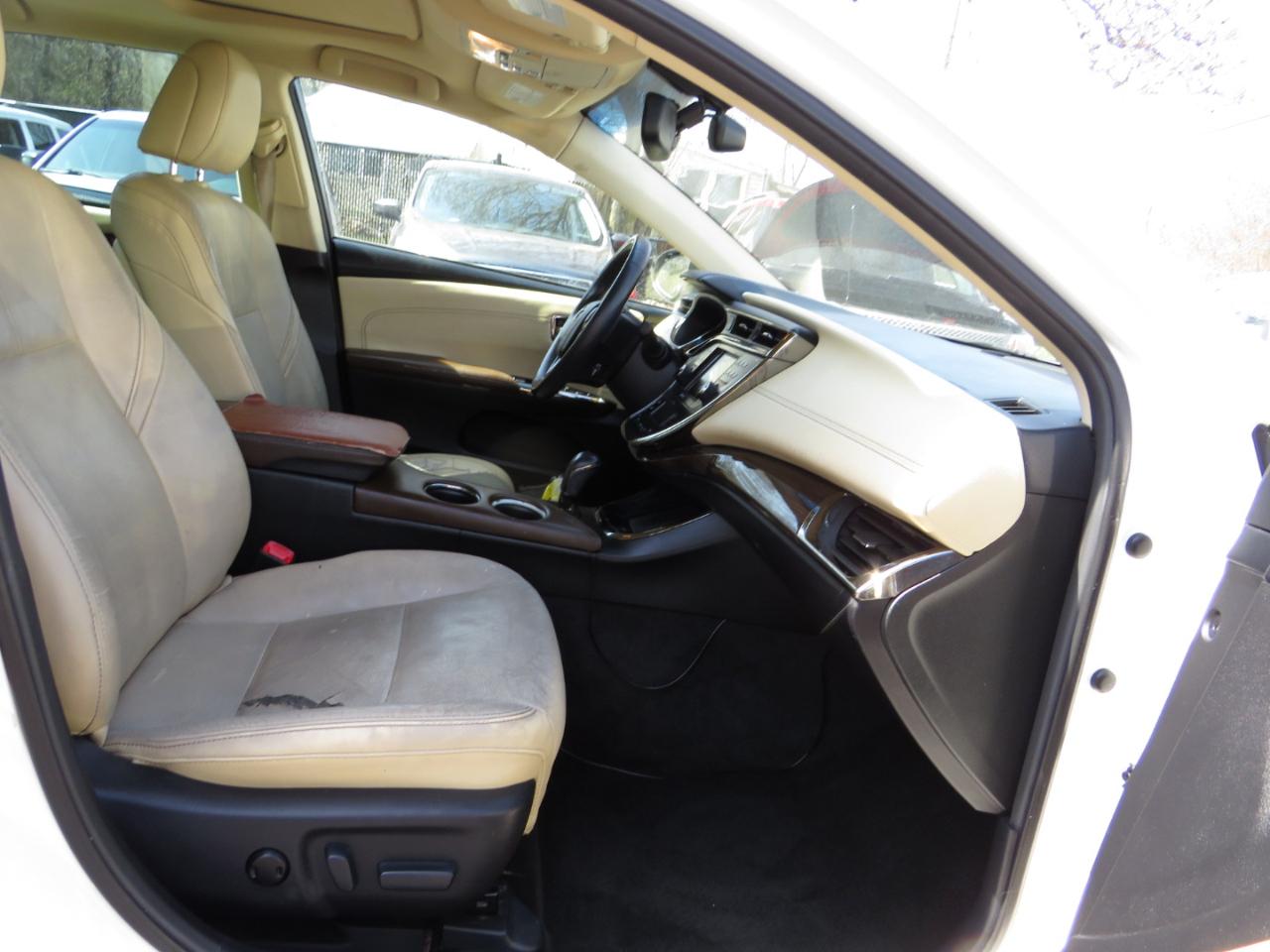 Toyota Avalon Hybrid 4dr Sdn XLE Premium (Natl) 2013