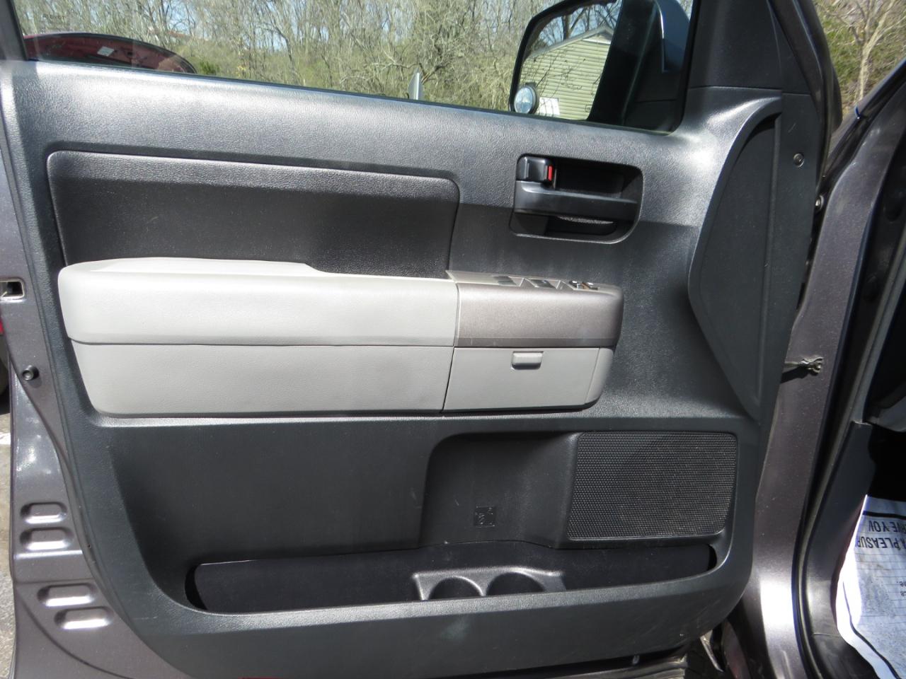 Toyota Tundra 2WD Truck Double Cab 4.6L V8 6-Spd AT (Natl) 2012