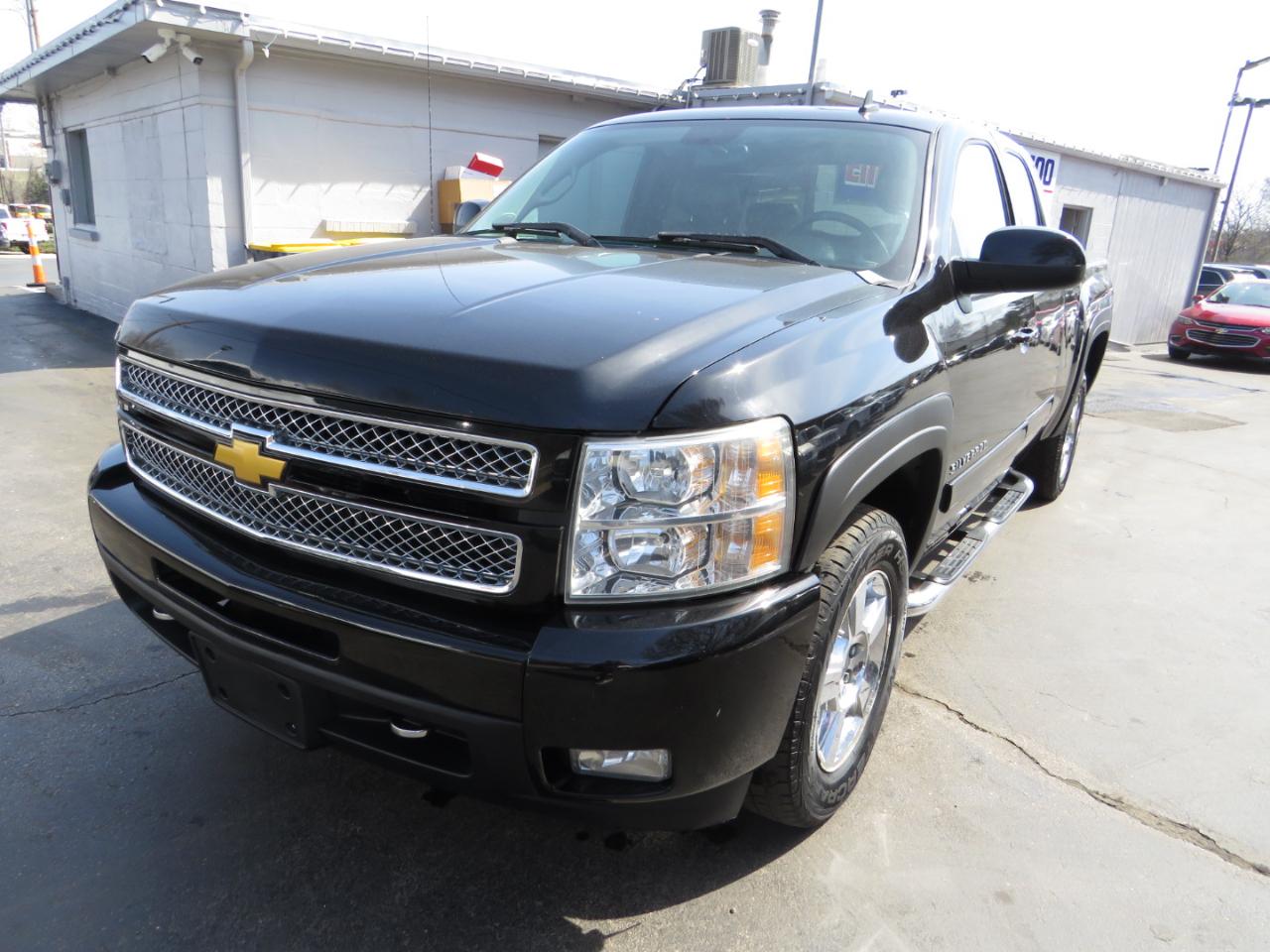 Chevrolet Silverado 1500 4WD Ext Cab 143.5" LTZ 2012