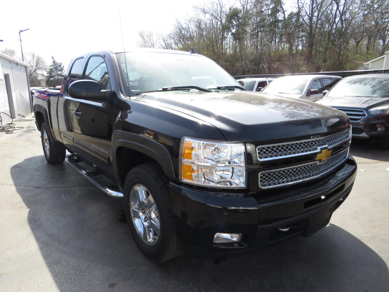 Chevrolet Silverado 1500 4WD Ext Cab 143.5" LTZ 2012