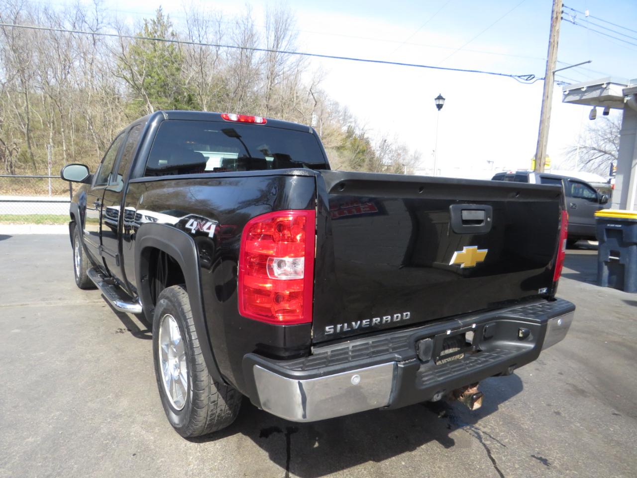 Chevrolet Silverado 1500 4WD Ext Cab 143.5" LTZ 2012