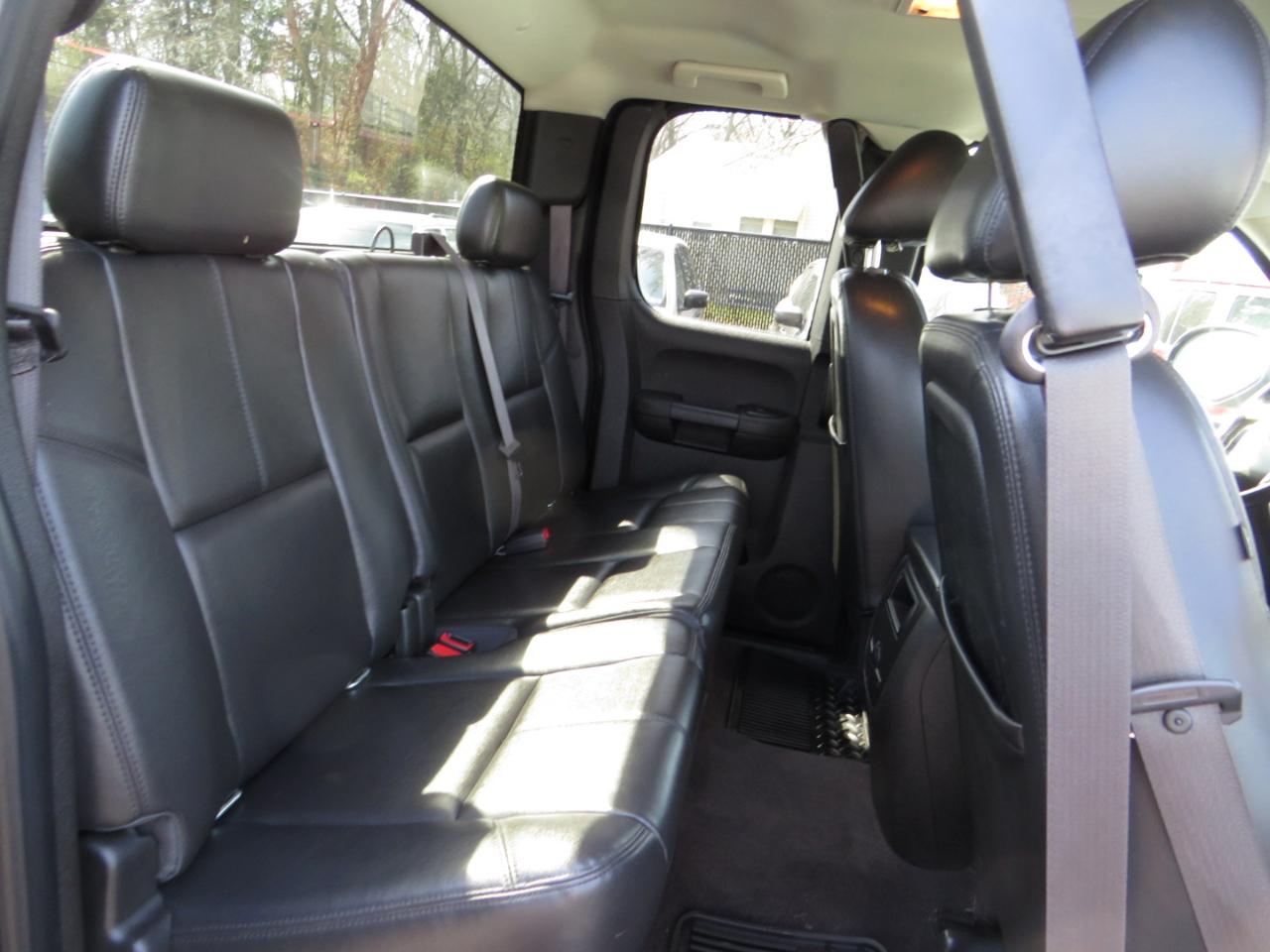 Chevrolet Silverado 1500 4WD Ext Cab 143.5" LTZ 2012