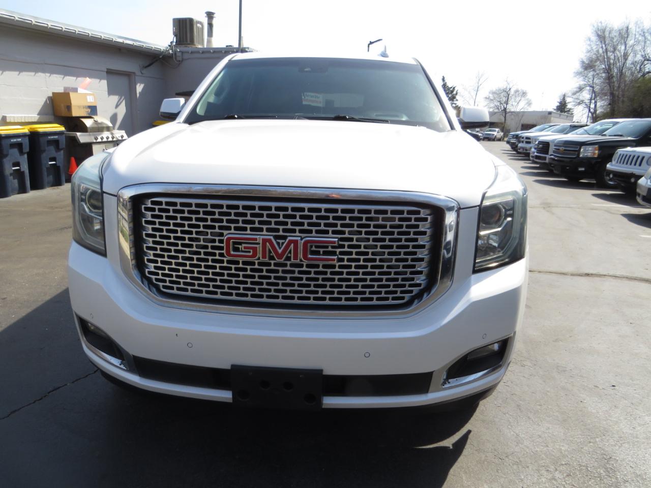 GMC Yukon XL 4WD 4dr Denali 2016