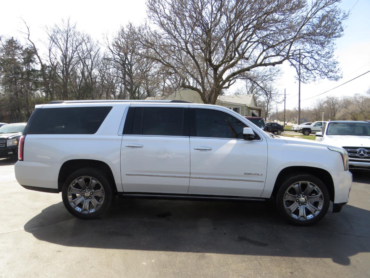 GMC Yukon XL 4WD 4dr Denali 2016