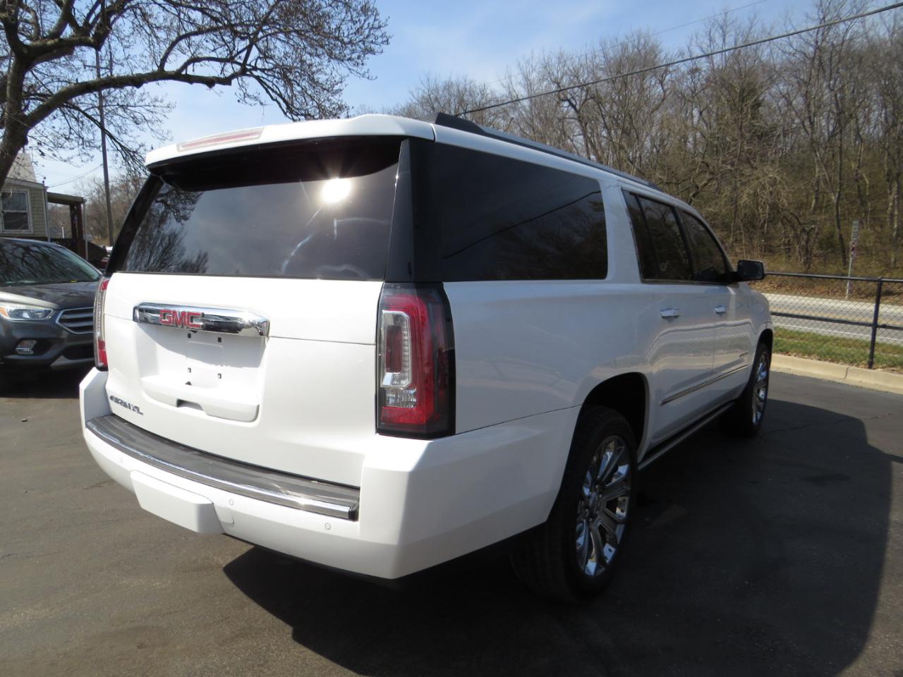 GMC Yukon XL 4WD 4dr Denali 2016