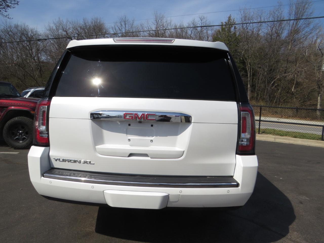 GMC Yukon XL 4WD 4dr Denali 2016