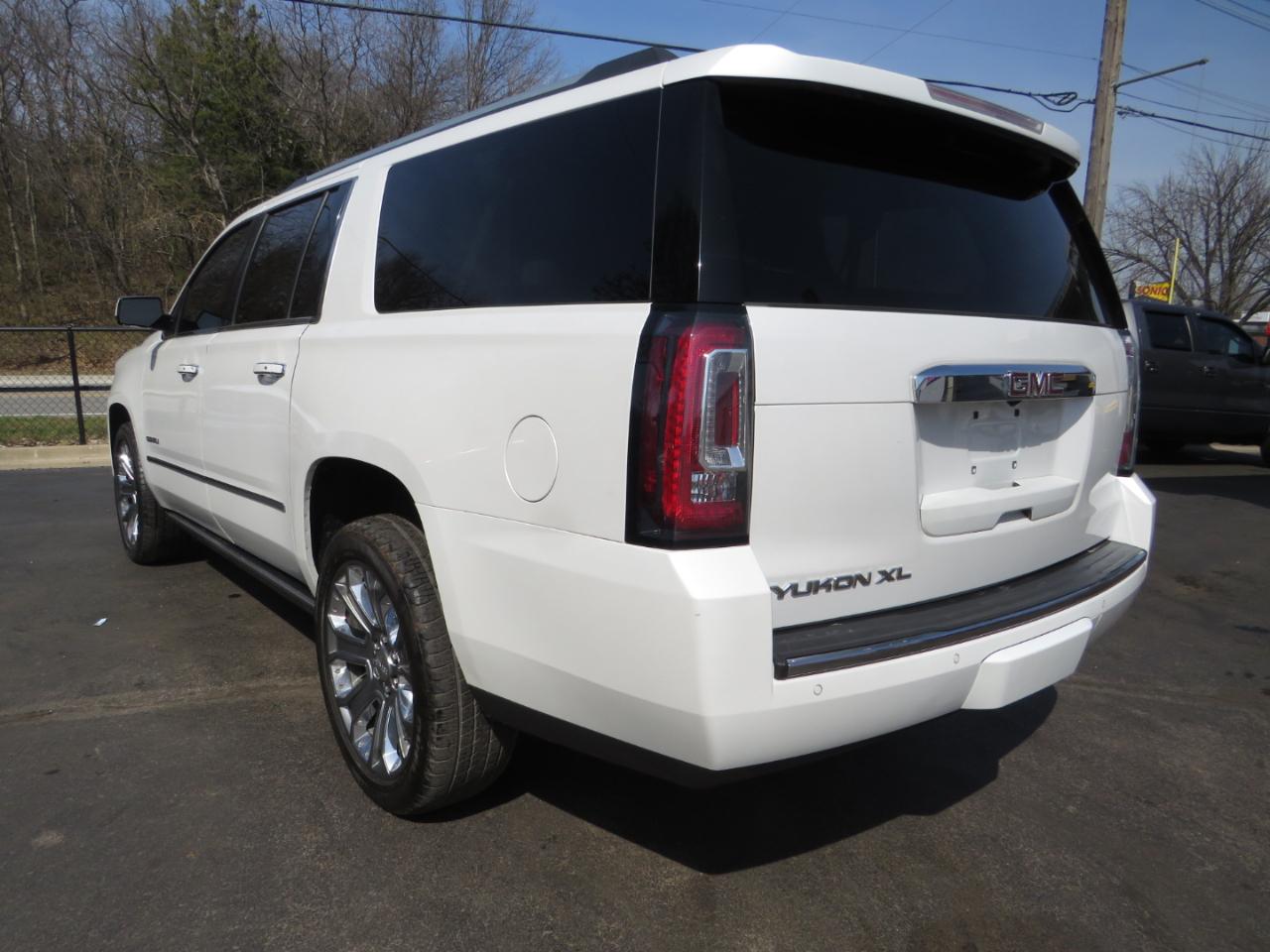 GMC Yukon XL 4WD 4dr Denali 2016