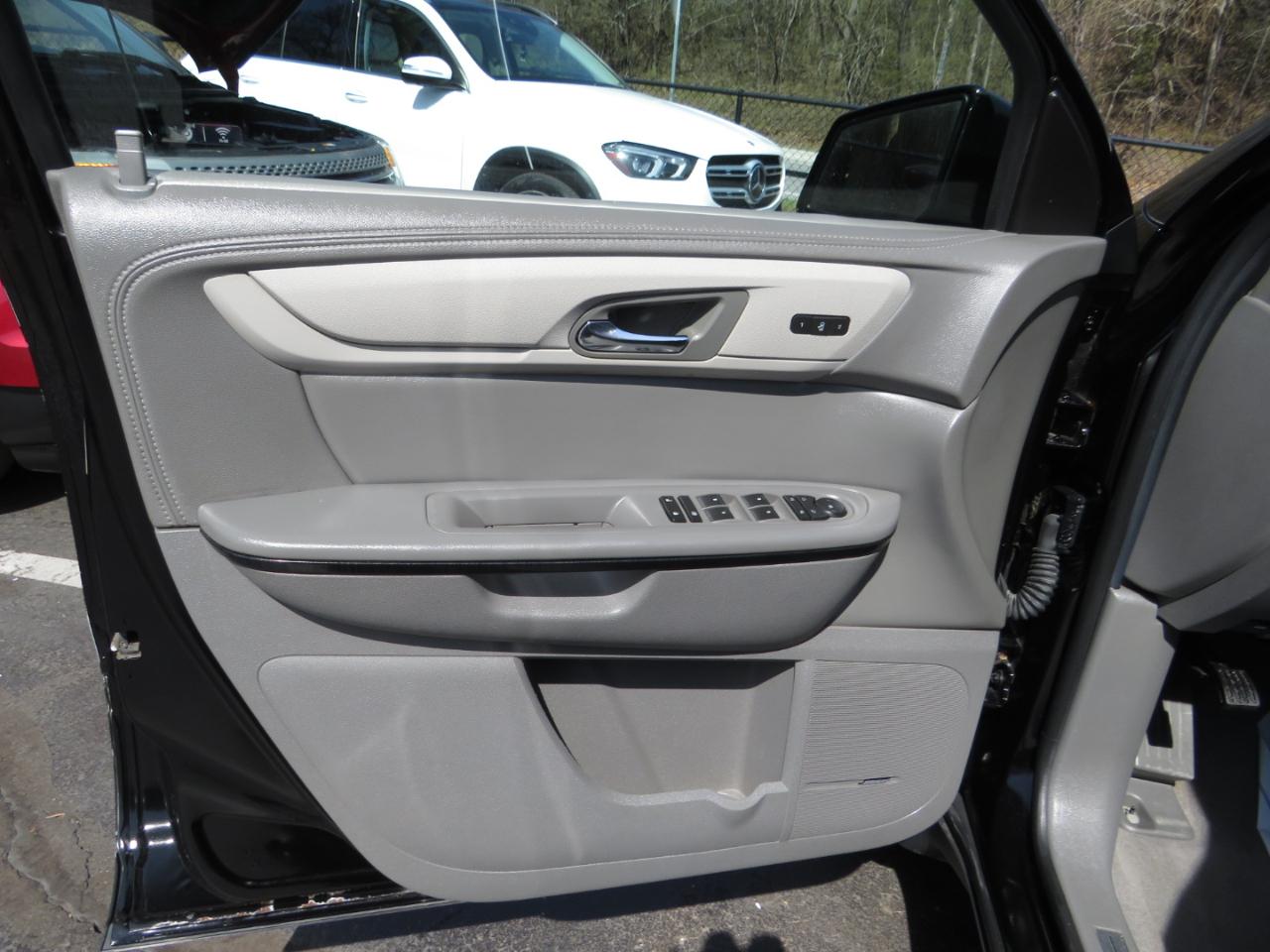 Chevrolet Traverse AWD 4dr LTZ 2016