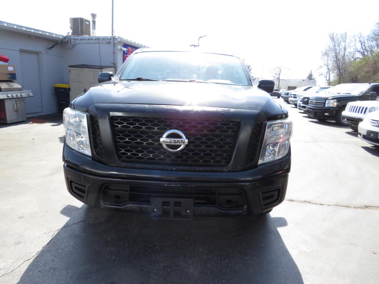 Nissan Titan 4x4 King Cab S 2017