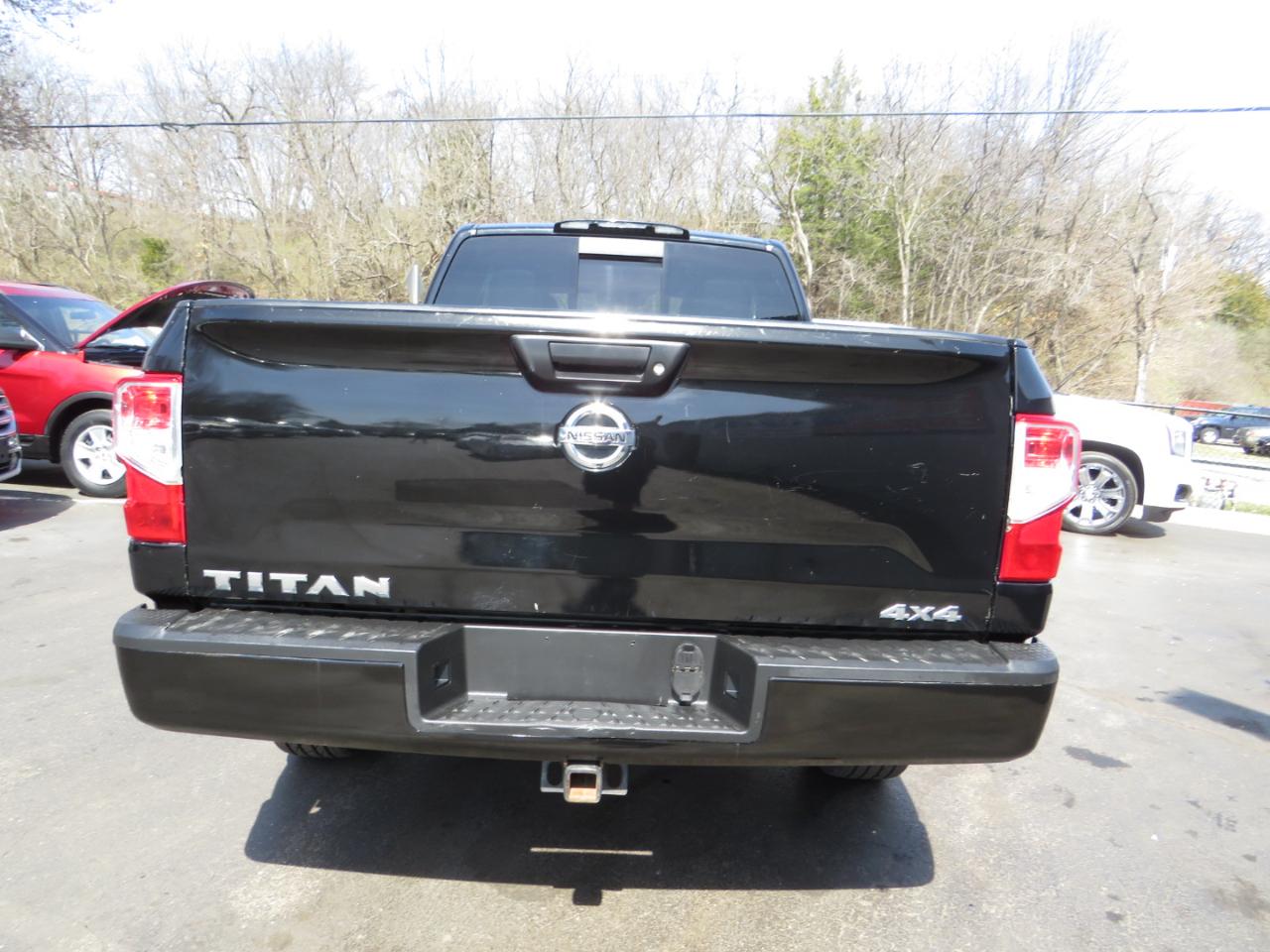 Nissan Titan 4x4 King Cab S 2017