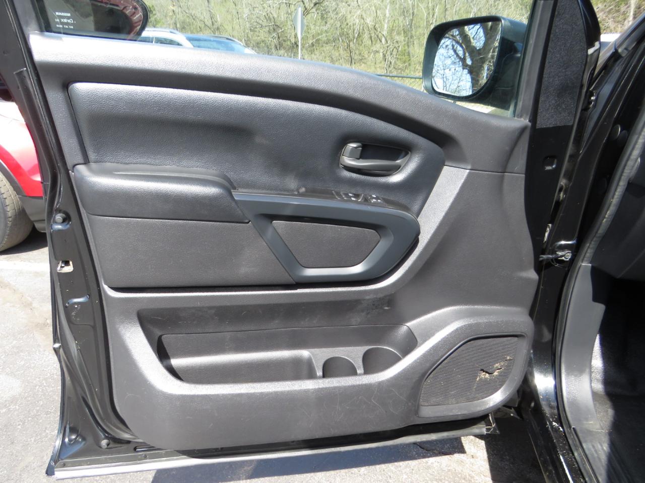 Nissan Titan 4x4 King Cab S 2017