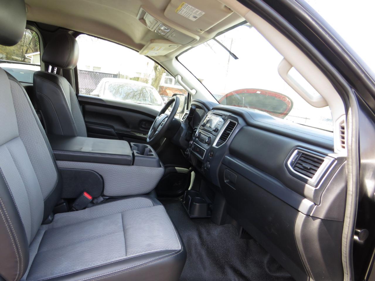 Nissan Titan 4x4 King Cab S 2017