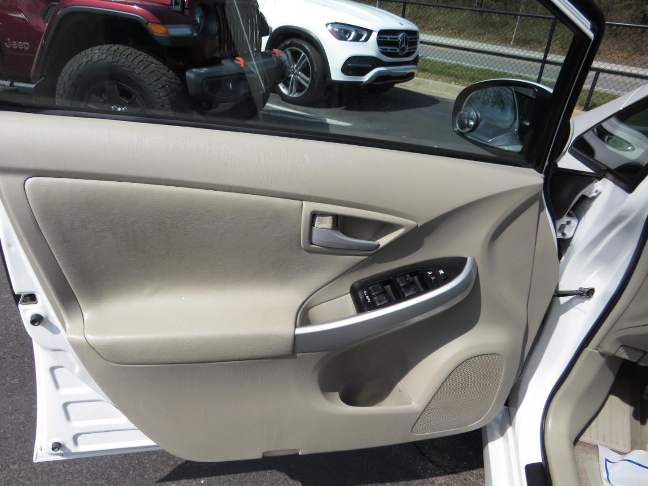 Toyota Prius 5dr HB III (Natl) 2010