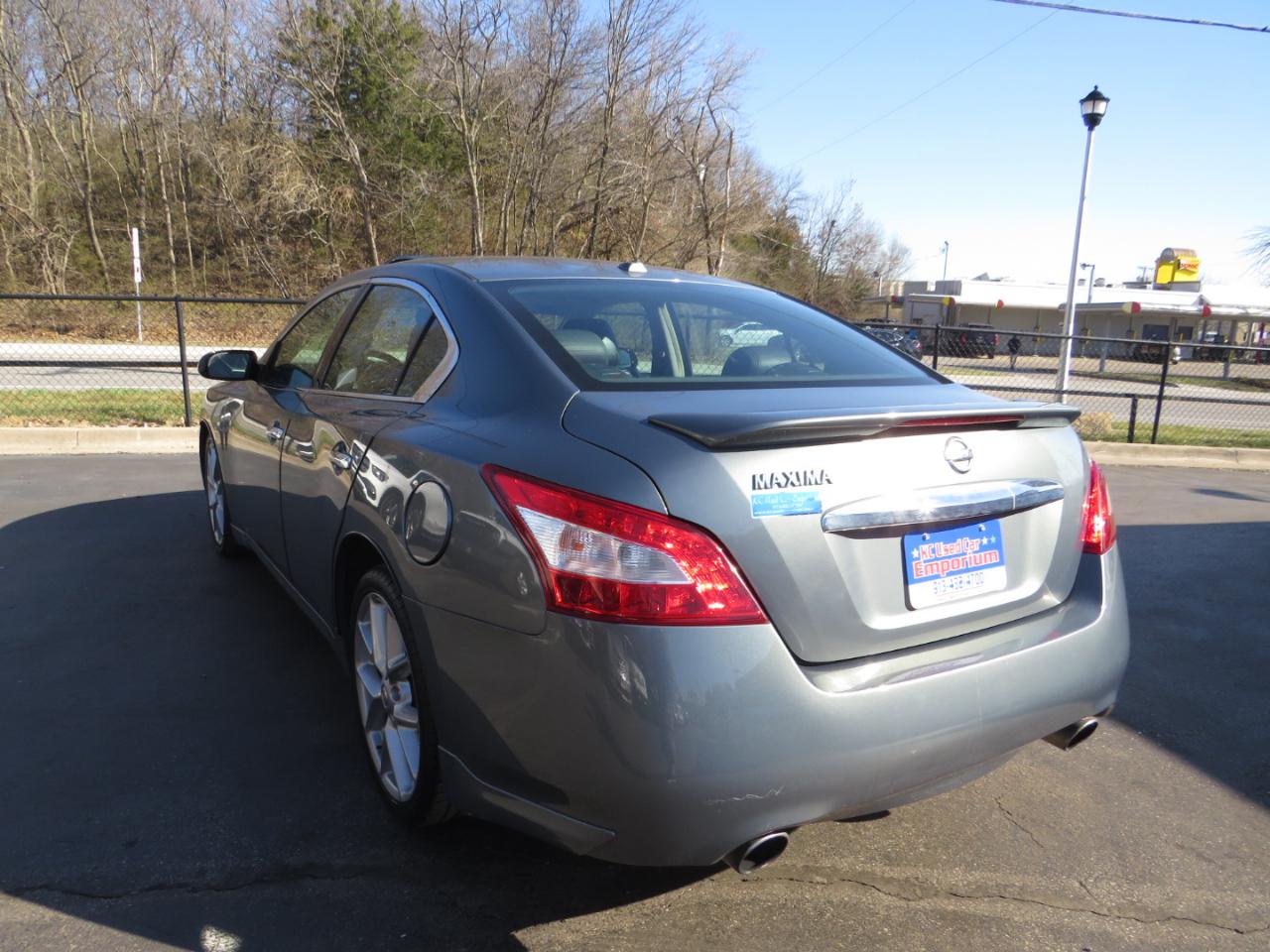 Nissan Maxima 4dr Sdn V6 CVT 3.5 SV w/Sport Pkg 2011