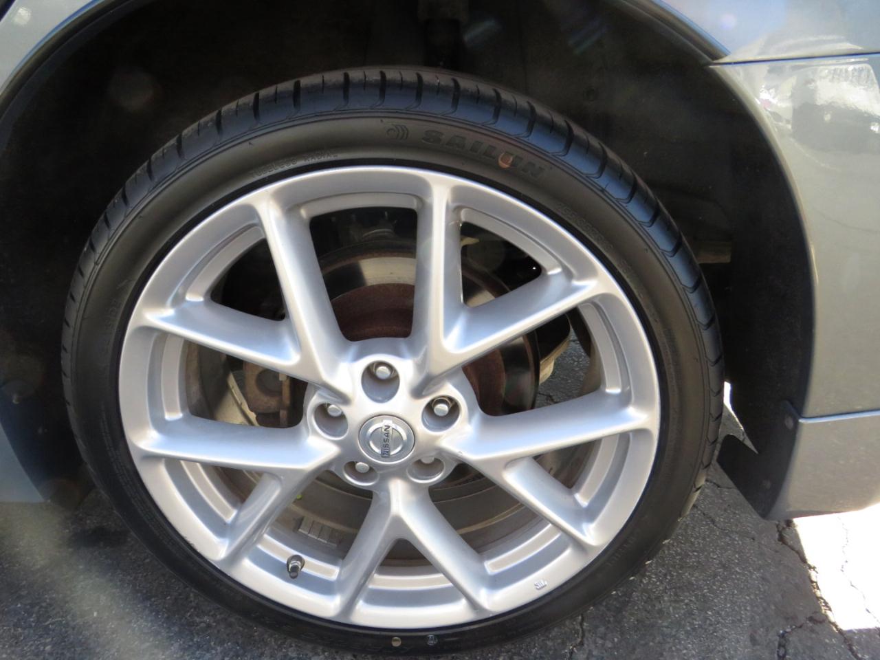 Nissan Maxima 4dr Sdn V6 CVT 3.5 SV w/Sport Pkg 2011