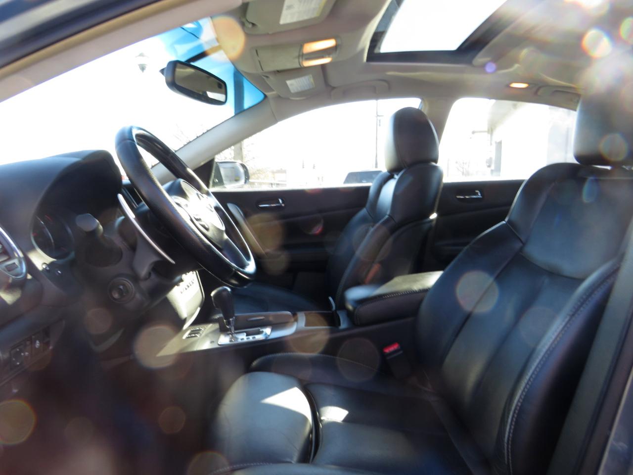 Nissan Maxima 4dr Sdn V6 CVT 3.5 SV w/Sport Pkg 2011