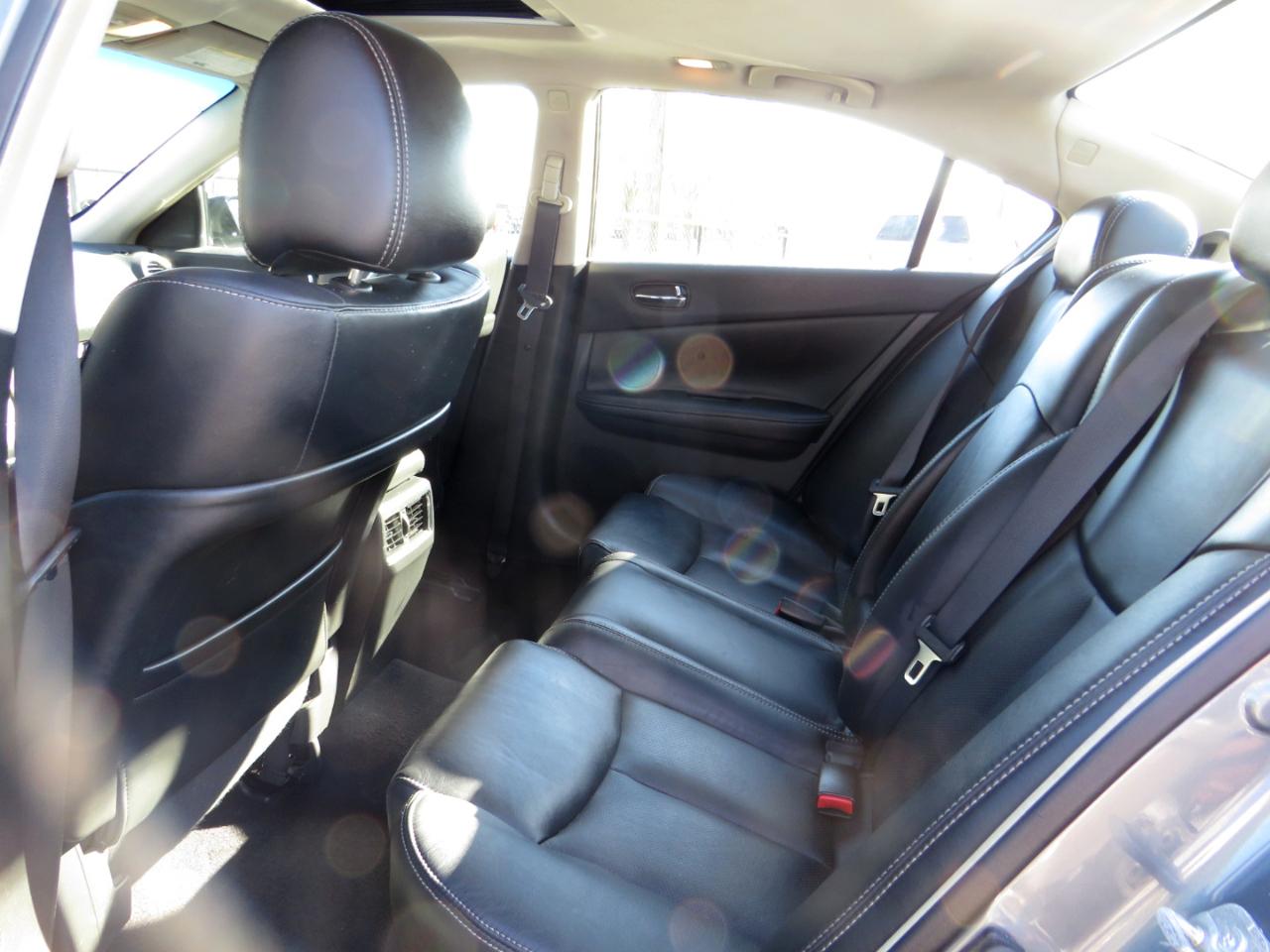 Nissan Maxima 4dr Sdn V6 CVT 3.5 SV w/Sport Pkg 2011