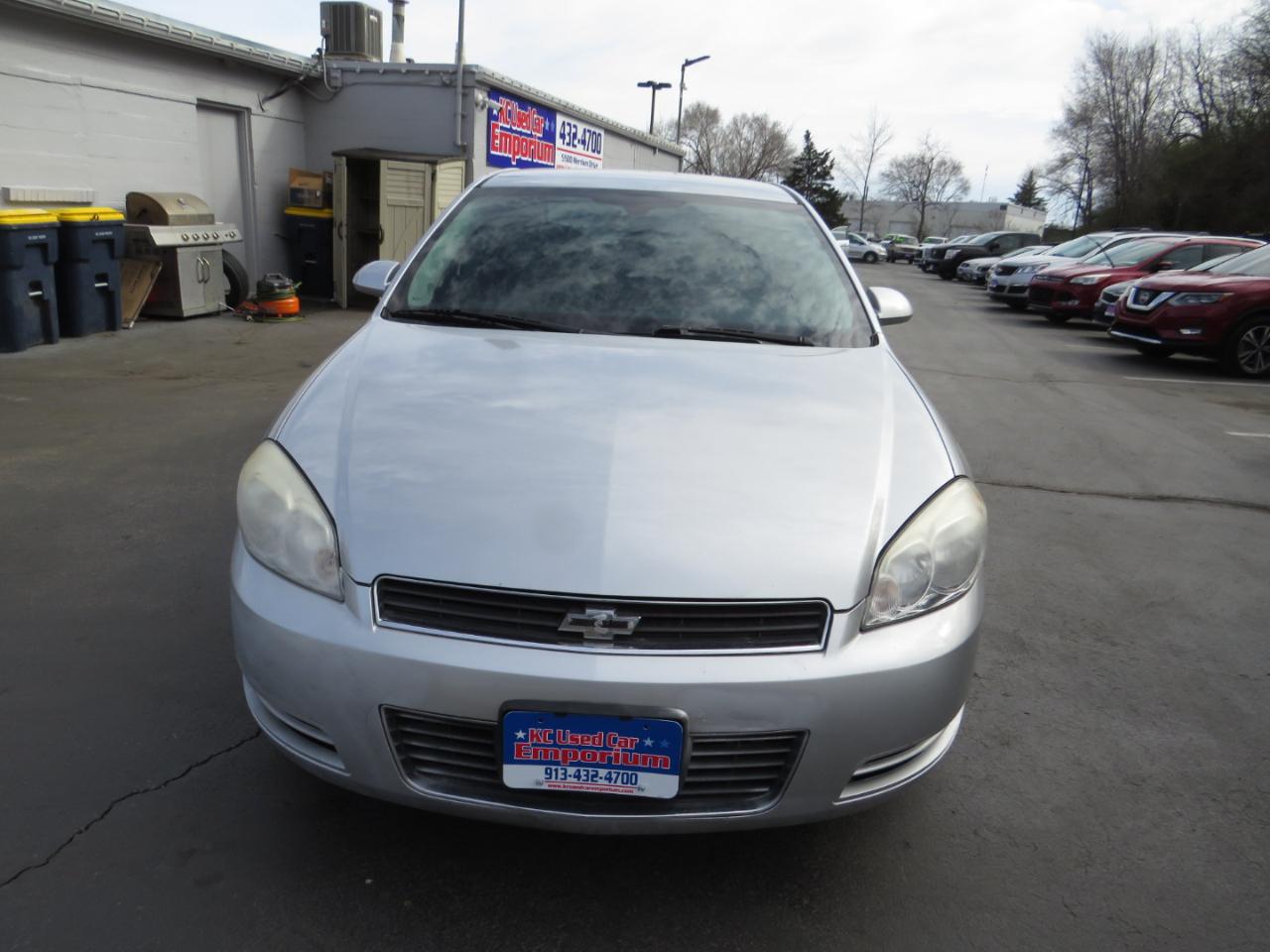 Chevrolet Impala 4dr Sdn 3.5L LT 2009
