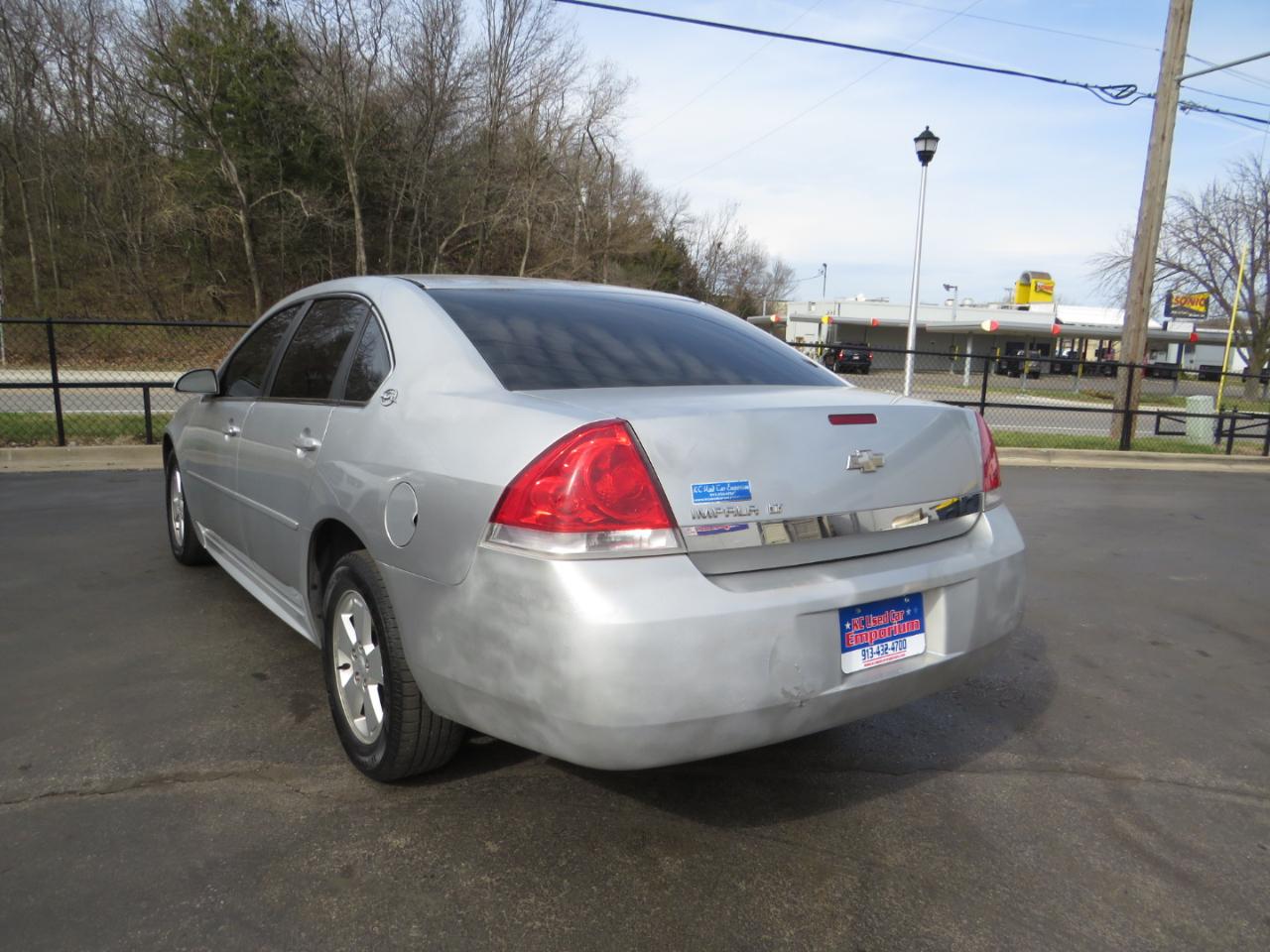 Chevrolet Impala 4dr Sdn 3.5L LT 2009
