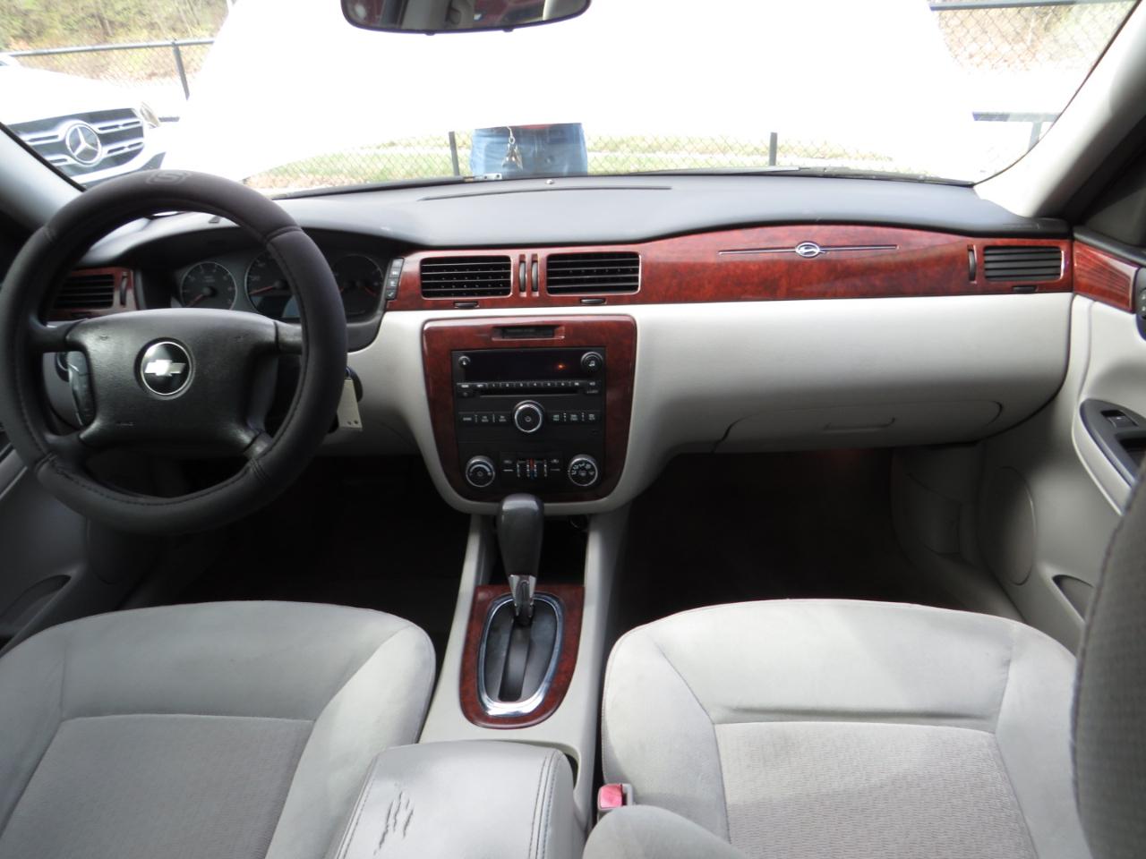 Chevrolet Impala 4dr Sdn 3.5L LT 2009