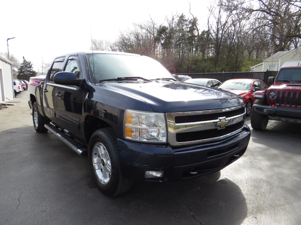 Chevrolet Silverado 1500 4WD Crew Cab 143.5" LTZ 2011