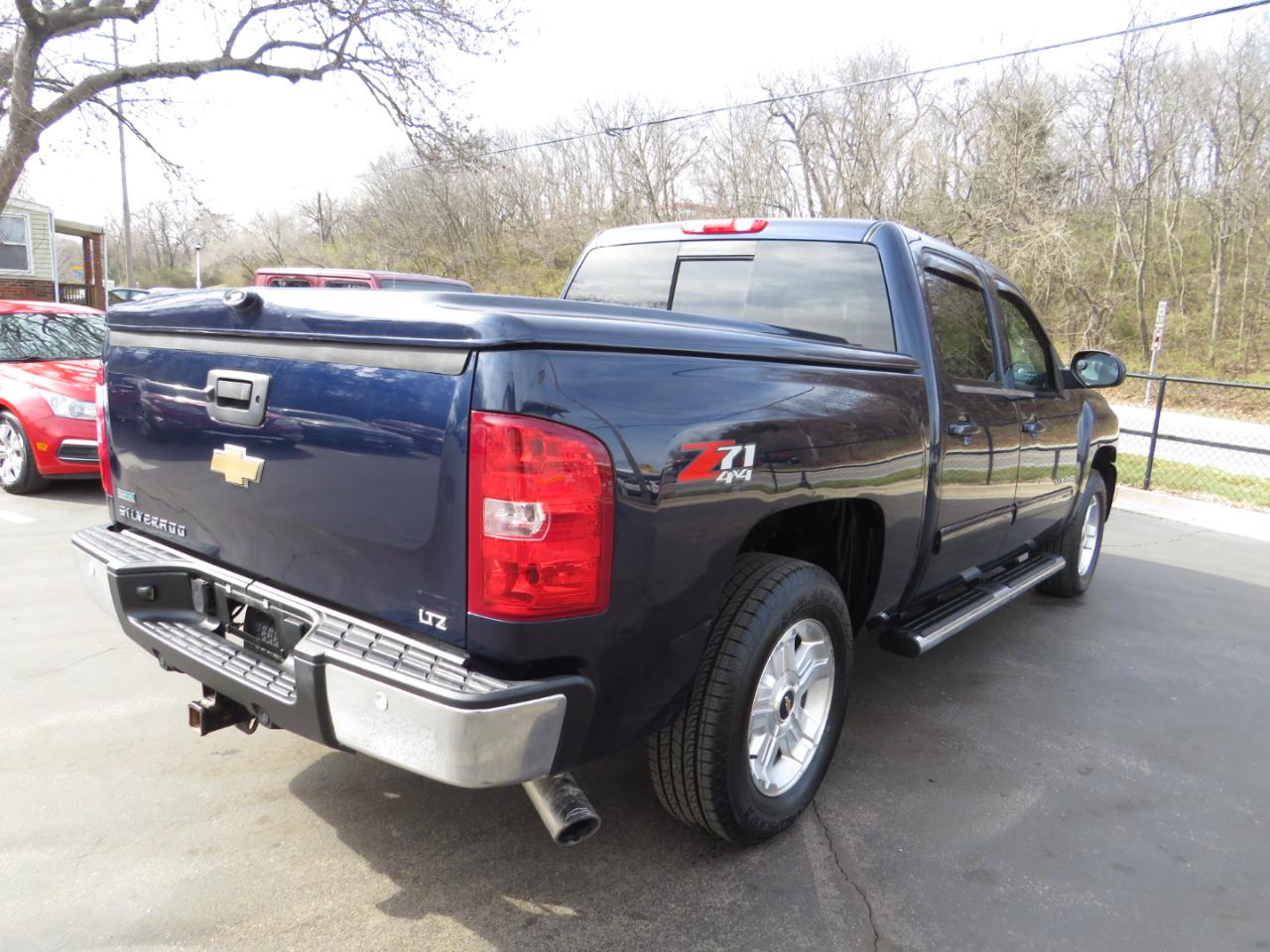 Chevrolet Silverado 1500 4WD Crew Cab 143.5" LTZ 2011