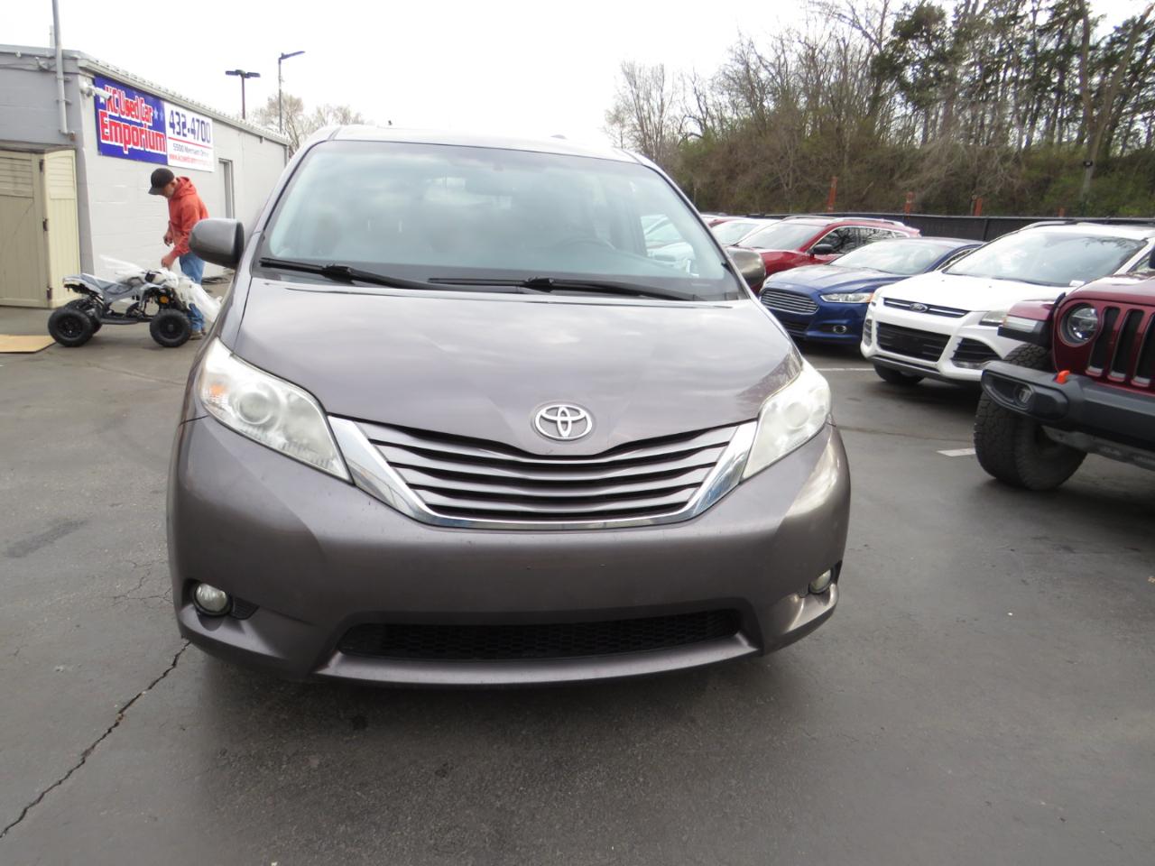 Toyota Sienna 5dr 8-Pass Van XLE Premium FWD (Natl) 2015