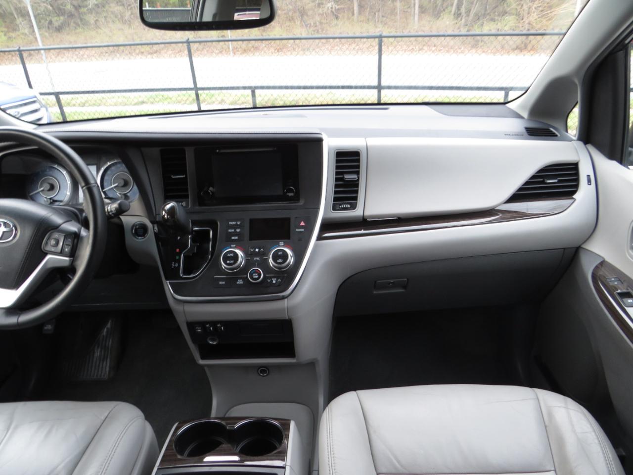 Toyota Sienna 5dr 8-Pass Van XLE Premium FWD (Natl) 2015