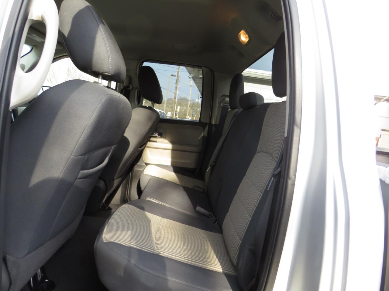 RAM 1500 4WD Quad Cab 140.5" SLT 2011