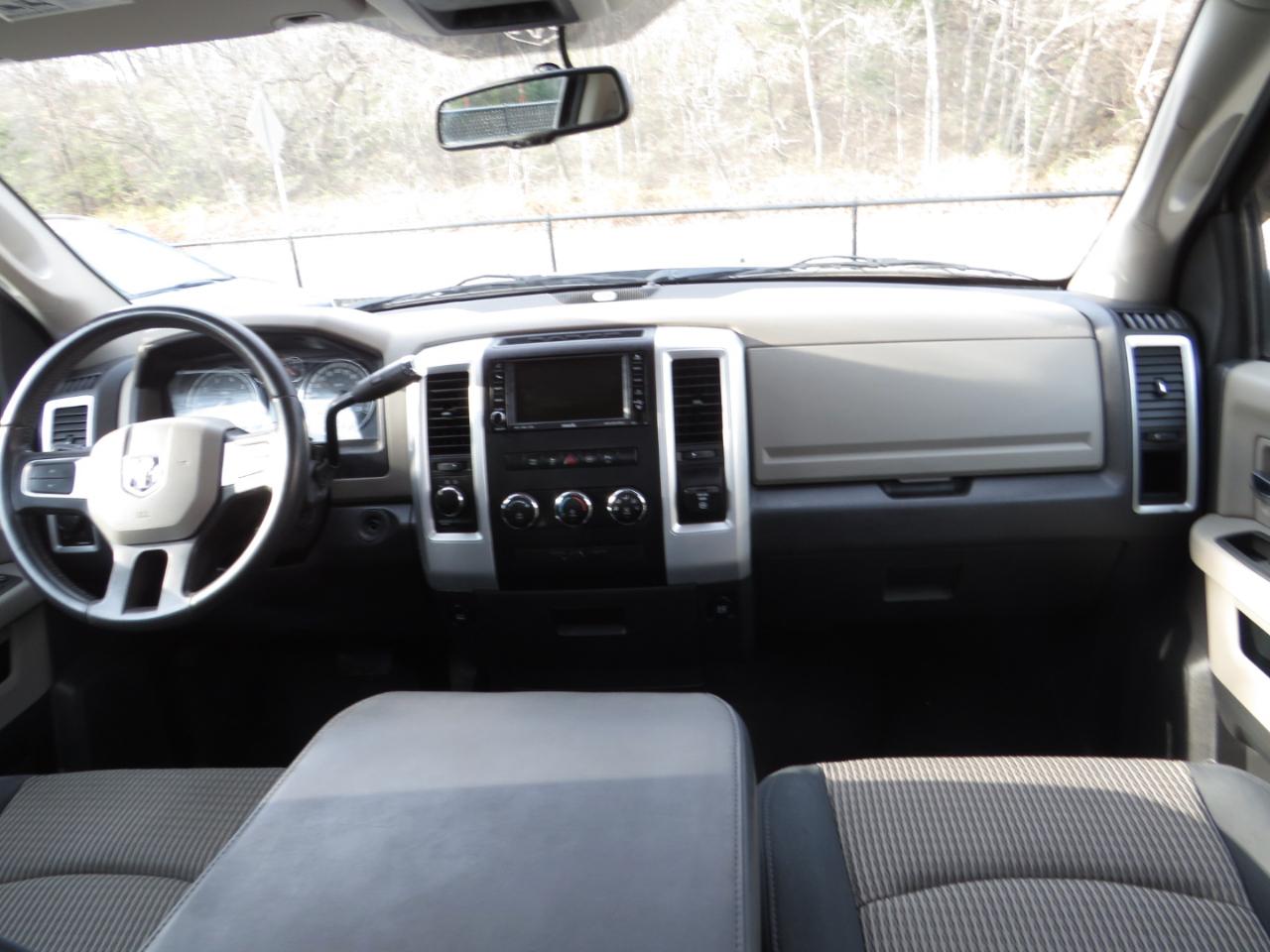 RAM 1500 4WD Quad Cab 140.5" SLT 2011