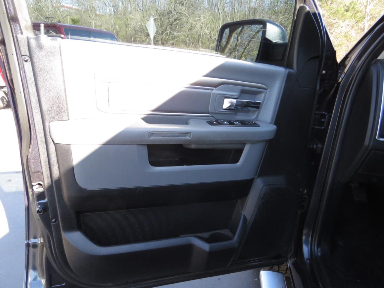 RAM 1500 4WD Crew Cab 140.5" Big Horn 2016