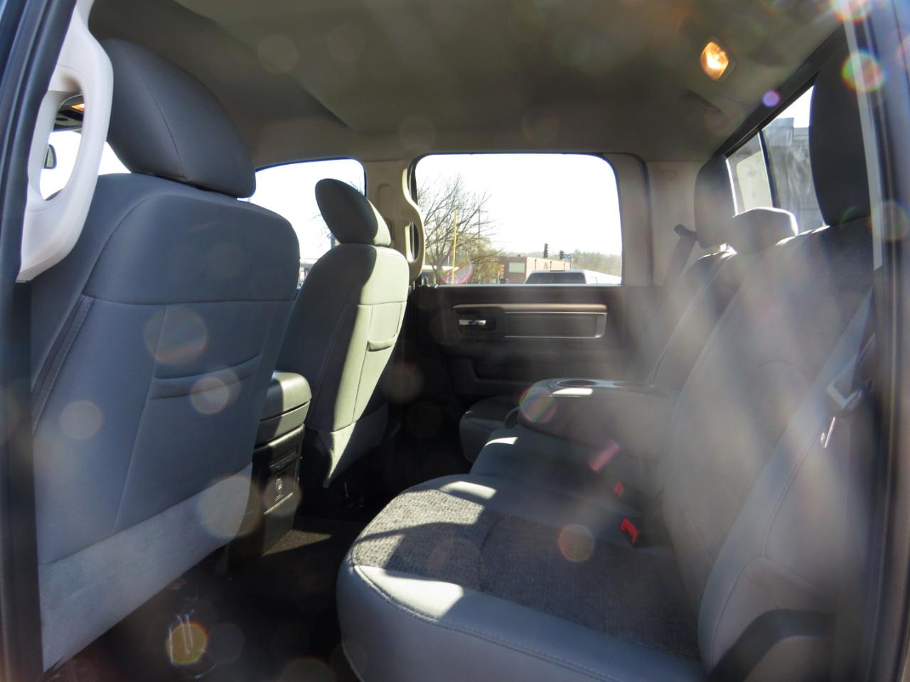 RAM 1500 4WD Crew Cab 140.5" Big Horn 2016