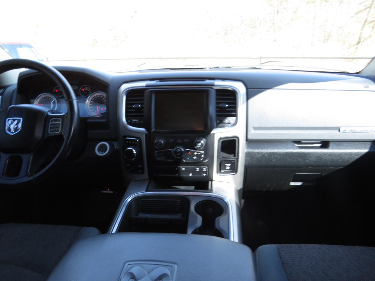 RAM 1500 4WD Crew Cab 140.5" Big Horn 2016