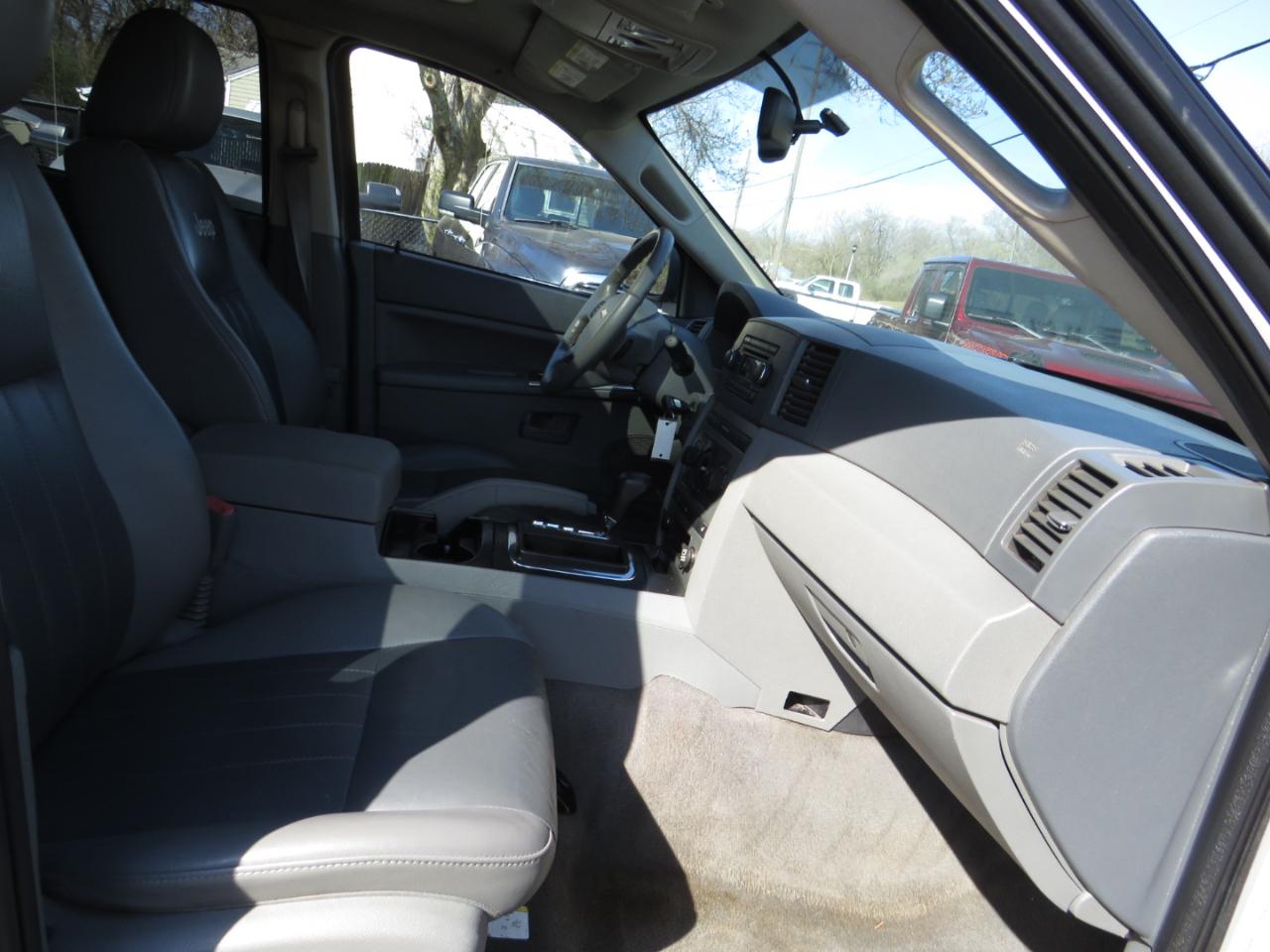 Jeep Grand Cherokee 4dr Laredo 4WD 2006