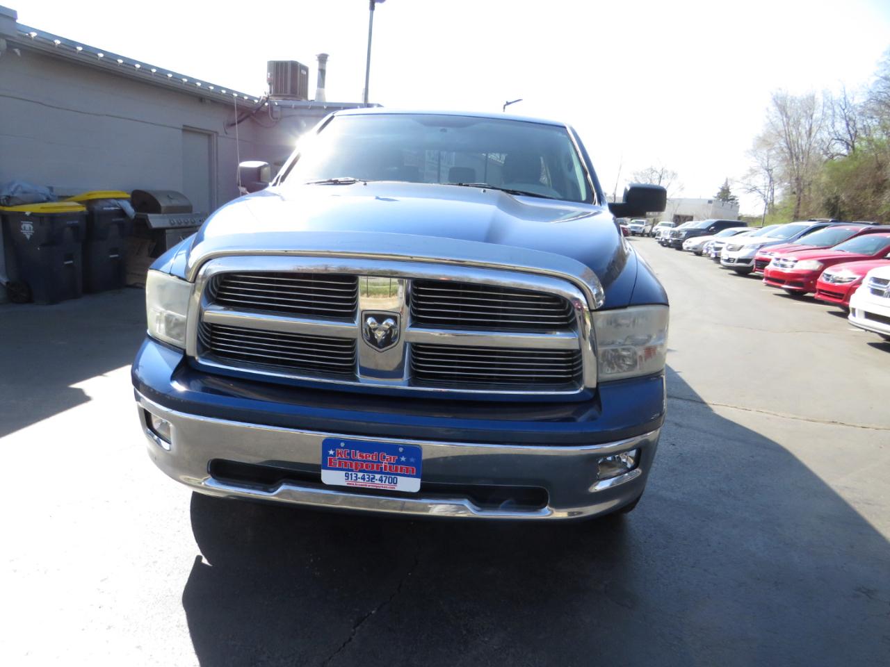 Dodge Ram 1500 4WD Crew Cab 140.5" SLT 2010