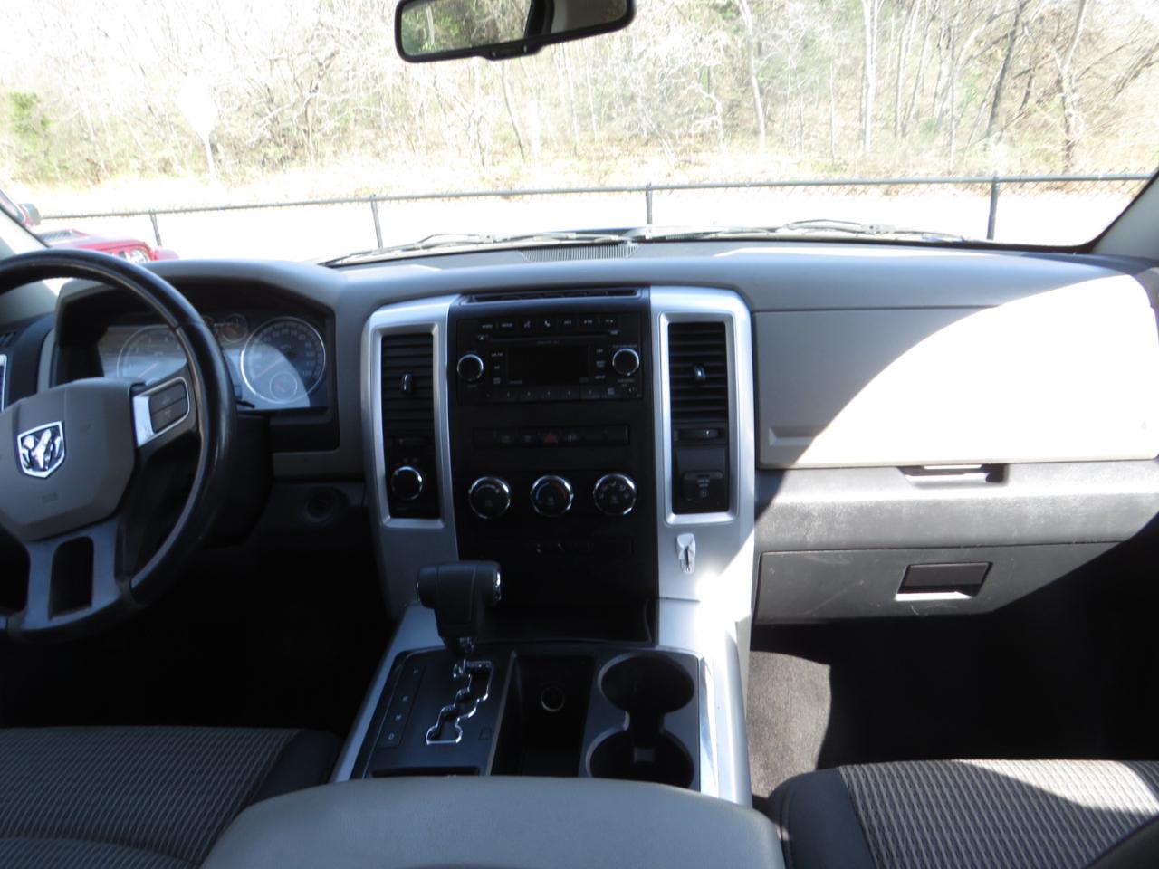 Dodge Ram 1500 4WD Crew Cab 140.5" SLT 2010